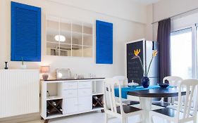 Blue Iris: Stylish Apartment Just 10 Minutes Walk From Old Town Chania